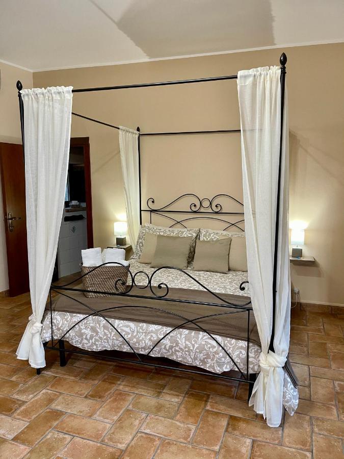 Casa Vacanze La Piazzetta Del Castello Montecalvello Ngoại thất bức ảnh